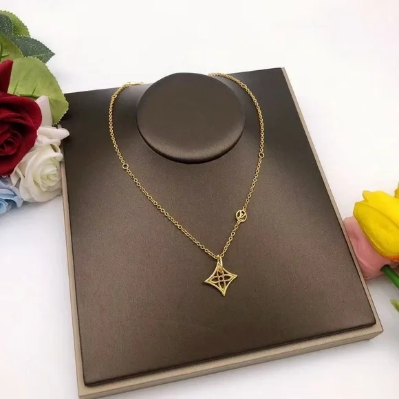 Louis Vuitton Gold Diamond-Shaped Pendant Necklace - Picture 8 of 8